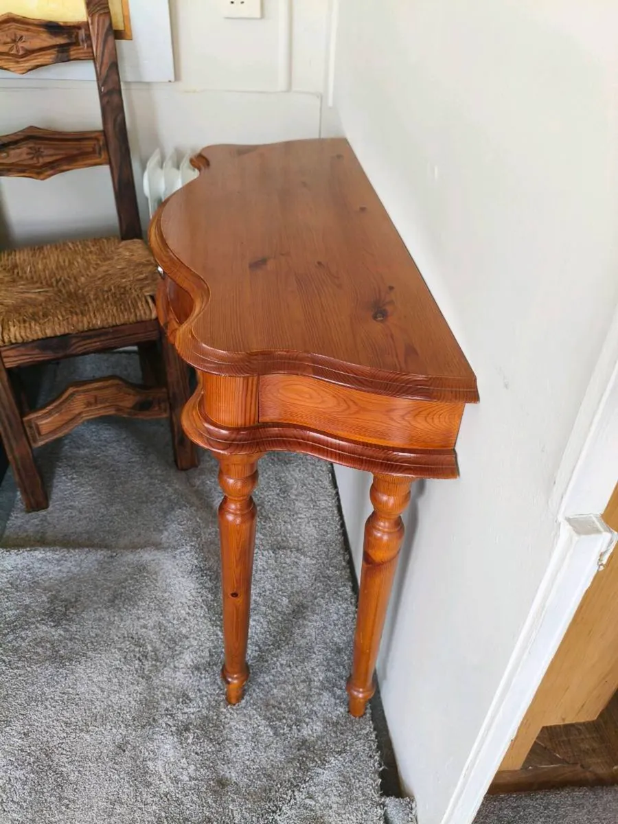 Lovely hall table, like new nice tidy - Image 3