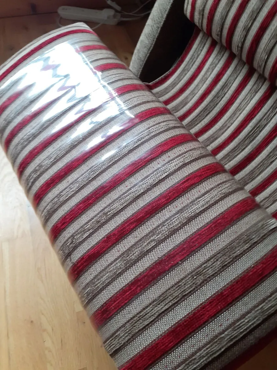 Castlemaine- compact manual recliner - Image 2
