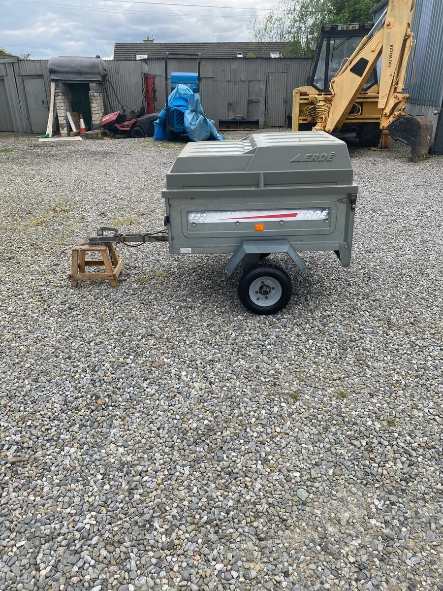 Erdé camping trailer - Image 1