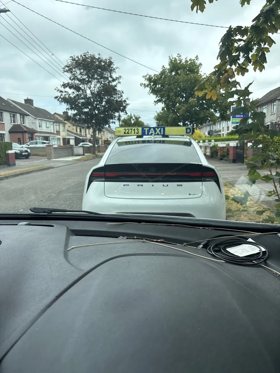 Taxi - Image 2