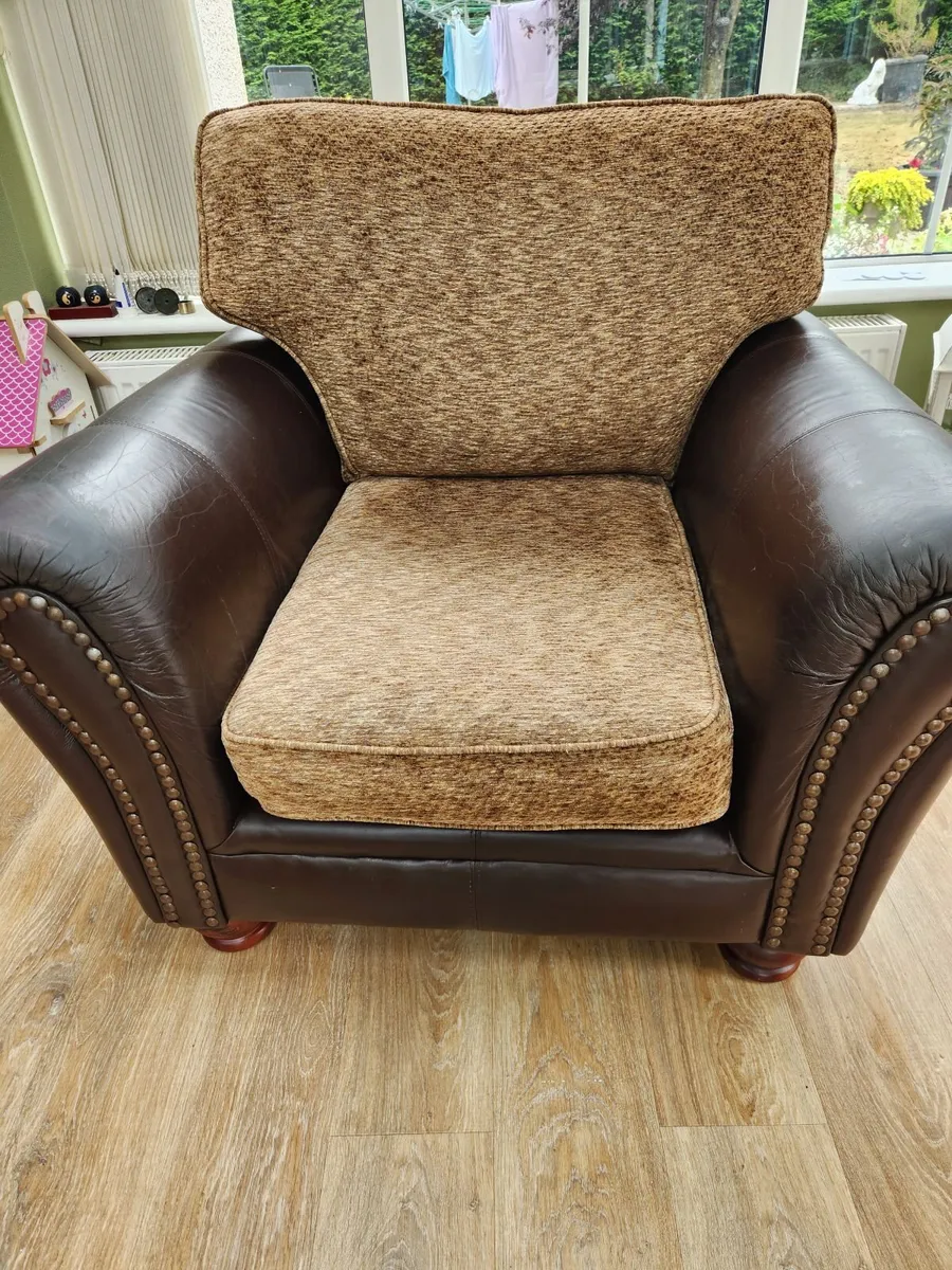 Large sofa x two armchairs - Image 3