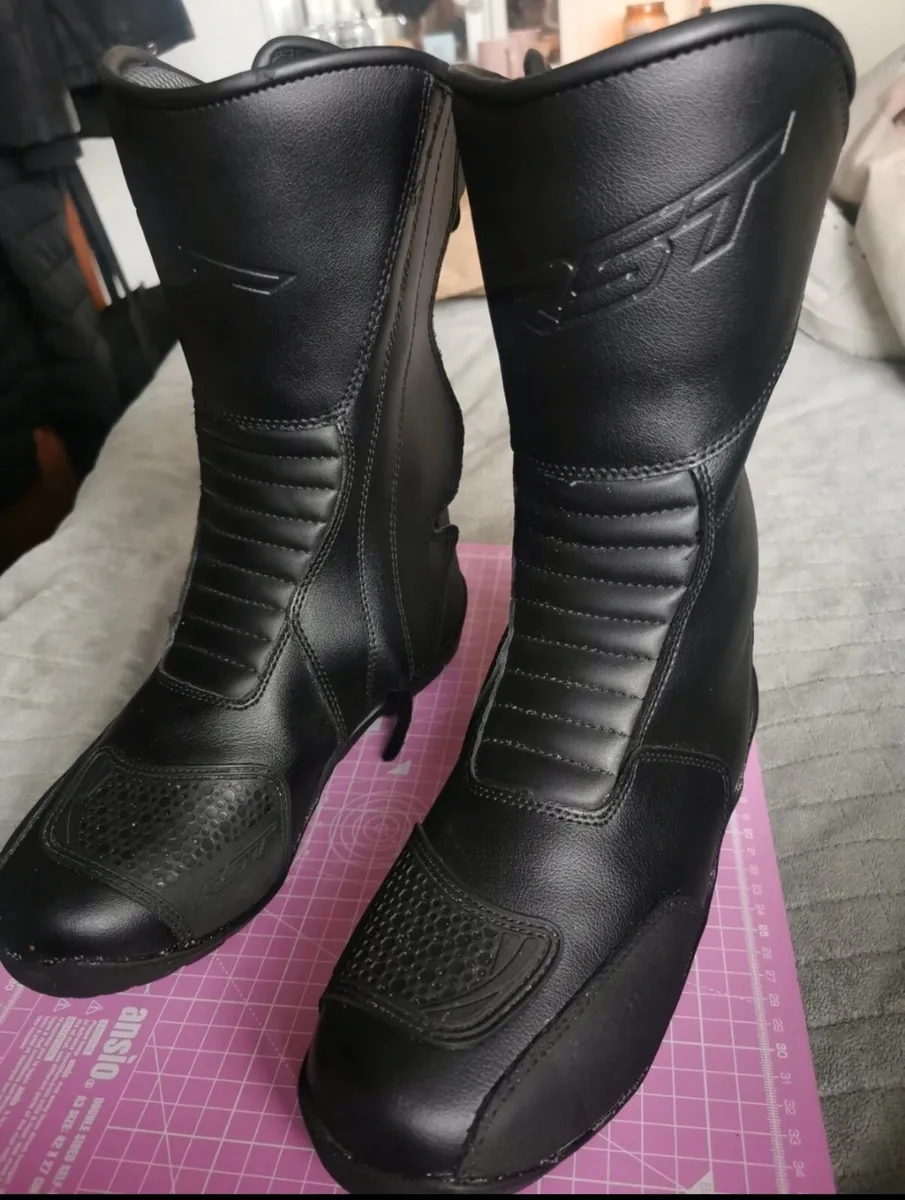 Ladies Water proof Motorcycle Boots RRP 130 - Image 2