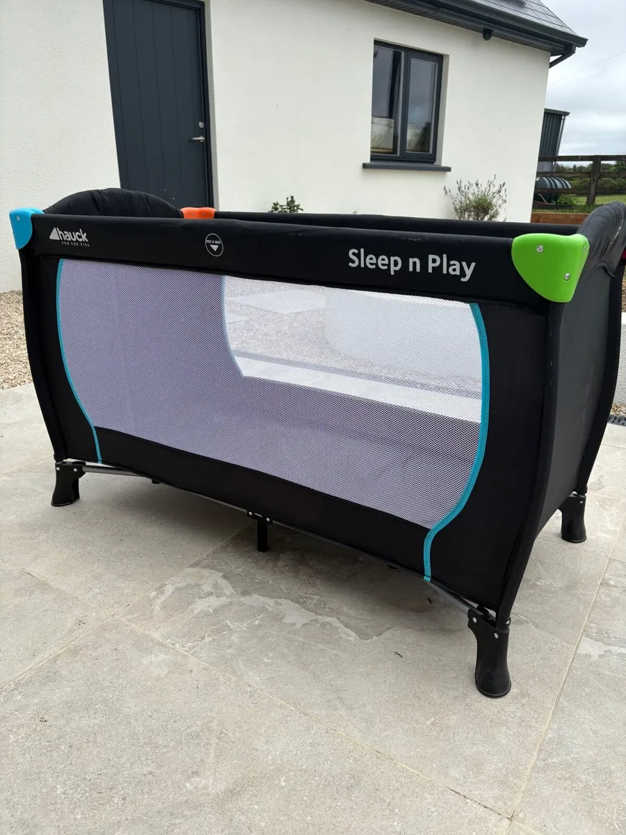 Hauck Sleep and Play Travel Cot - Image 1