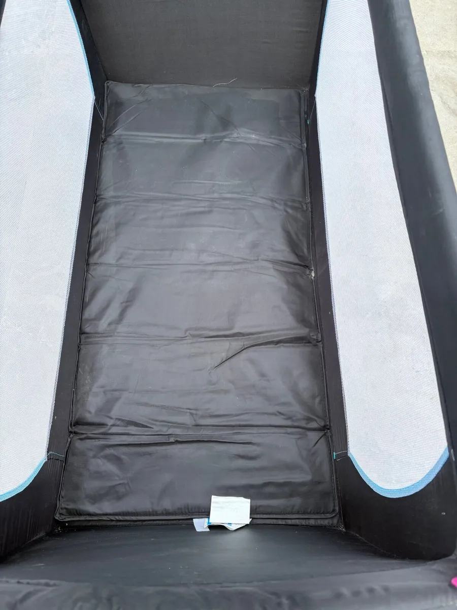 Hauck Sleep and Play Travel Cot - Image 2