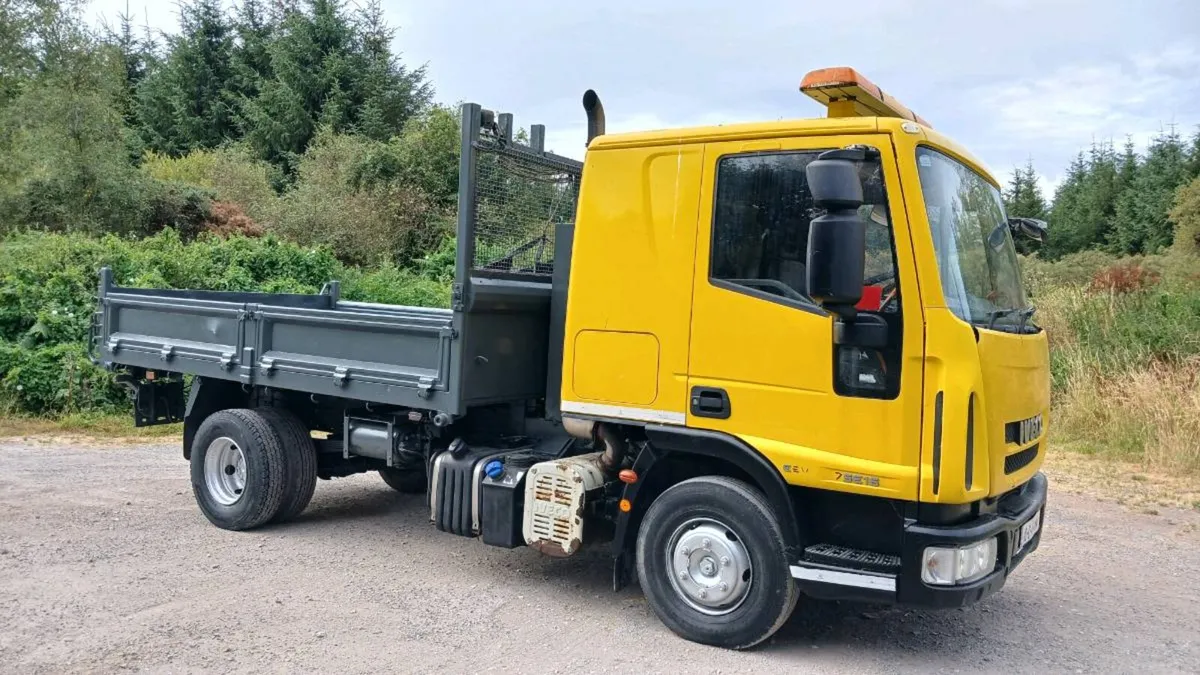 2010 iveco tipper Automatic truck, - Image 1
