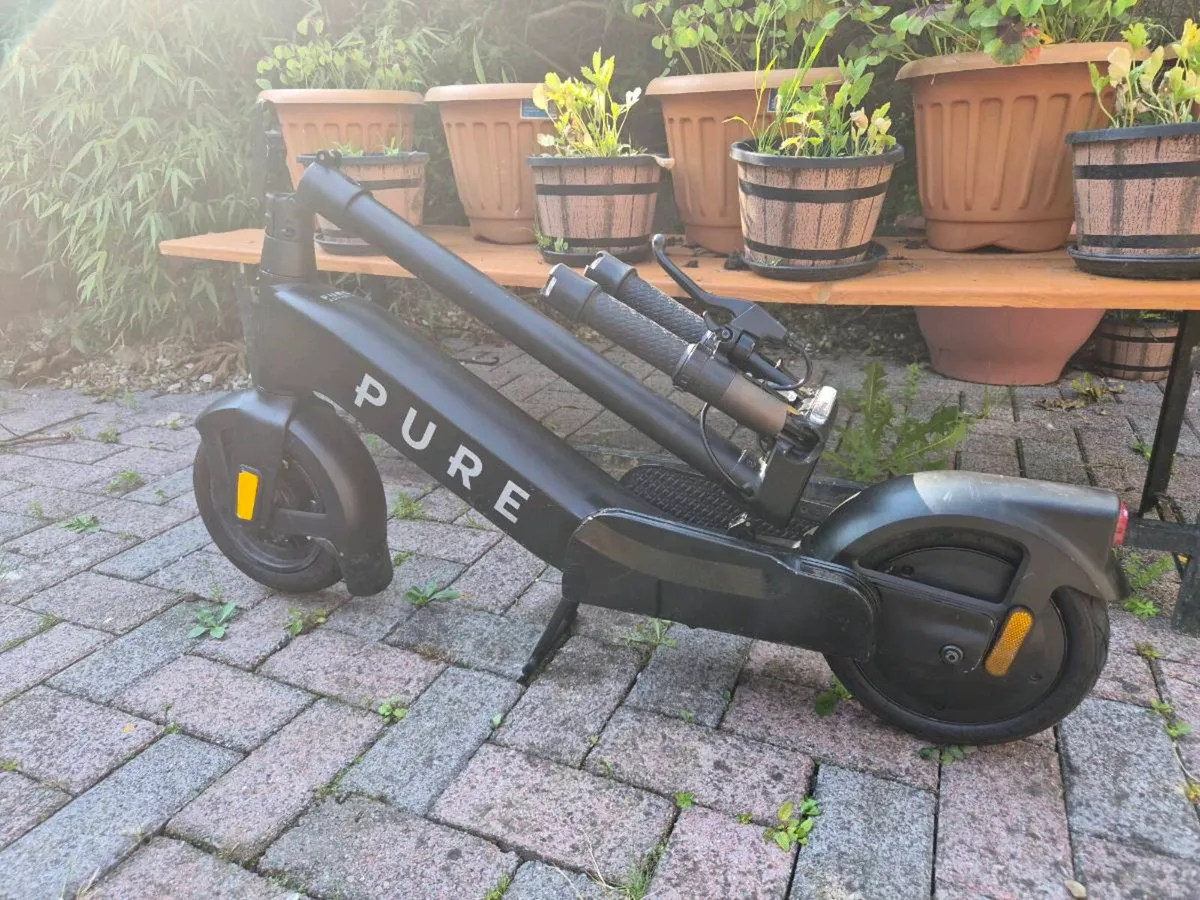 Pure advance electric scooter - Image 1