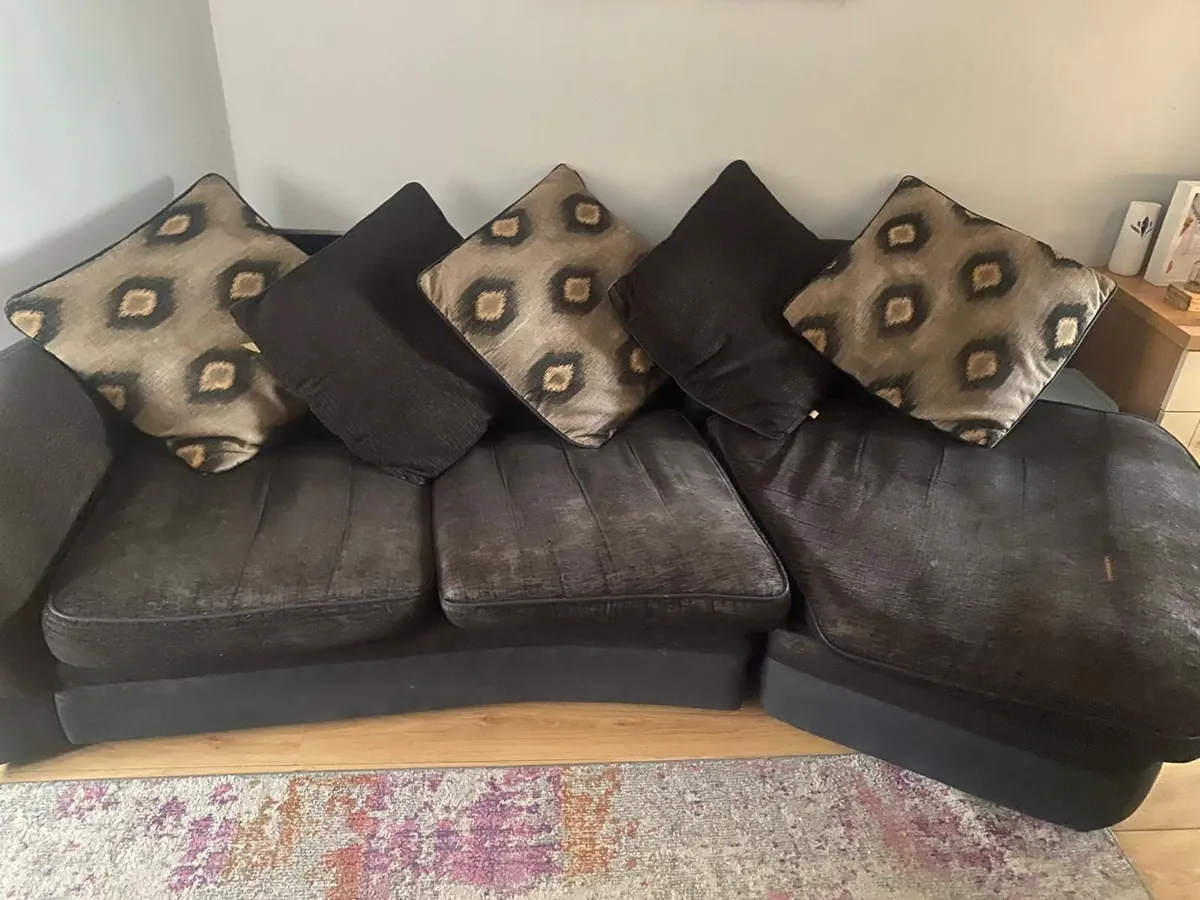 Sofa free to take away - Image 2