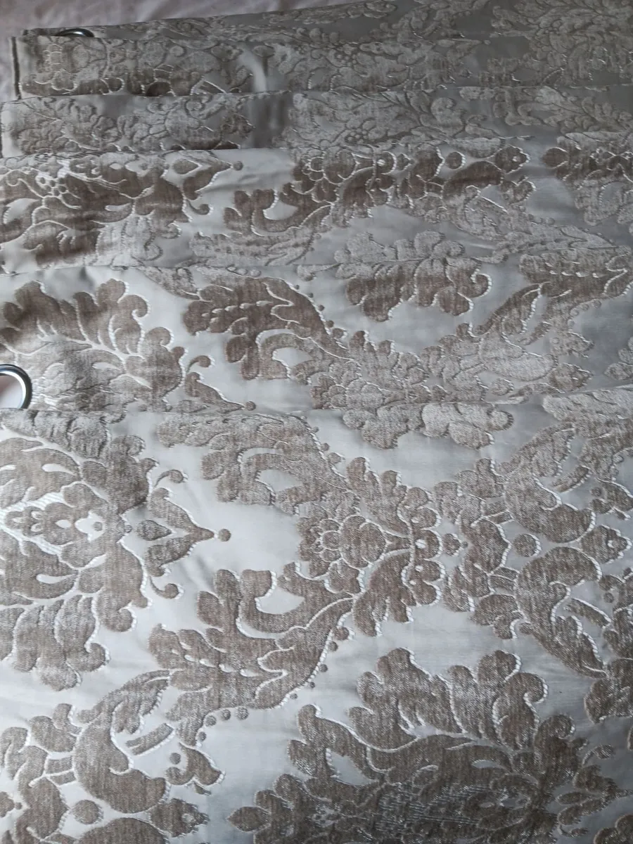 Curtains - Image 1
