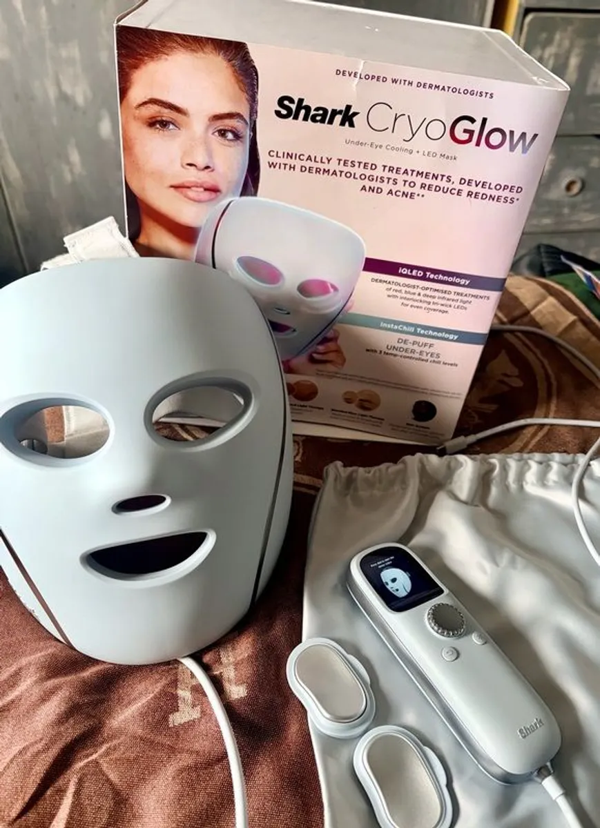 Barely used Shark CryoGlow Under-Eye cooling & LED Mask - Image 1
