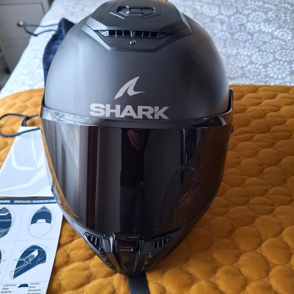 Motorbike helmet - Image 1