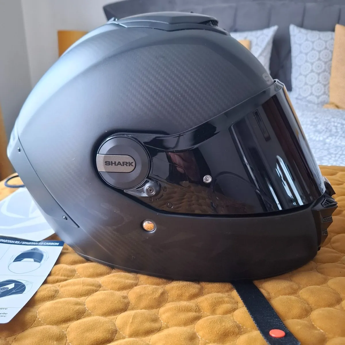 Motorbike helmet - Image 2