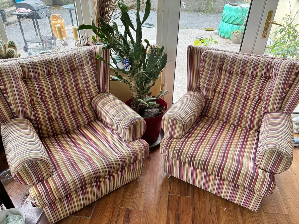 Vintage arm chairs FREE - Image 1