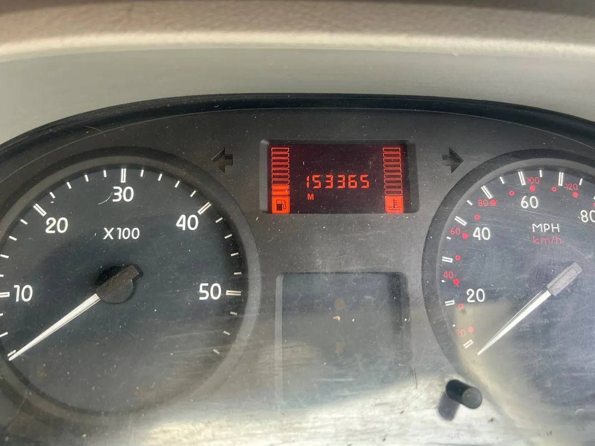 09 Renault master 2 horse van for sale. - Image 2
