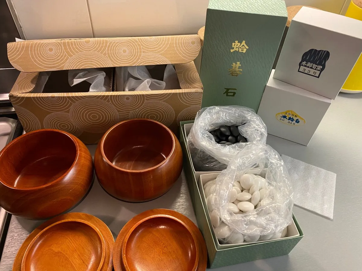 Go Stones & Bowls - Image 1