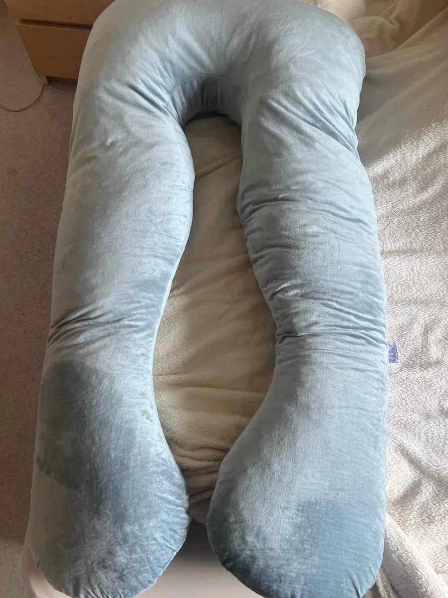 Pregnancy Pillow - Image 1