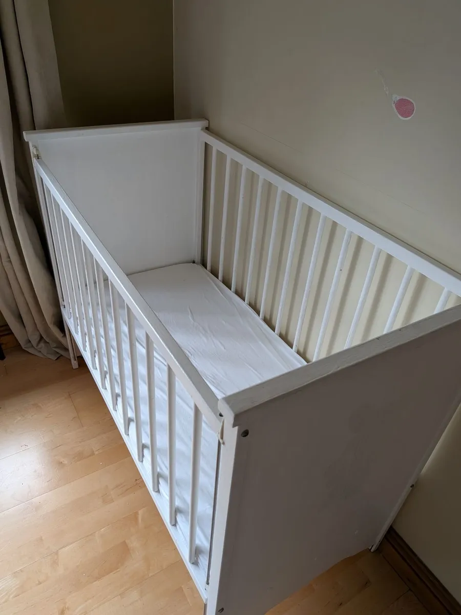 Cot - Image 1