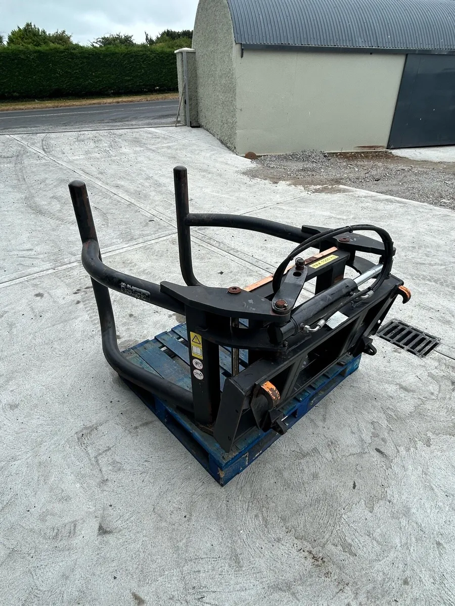 BALE HANDLER - Image 3