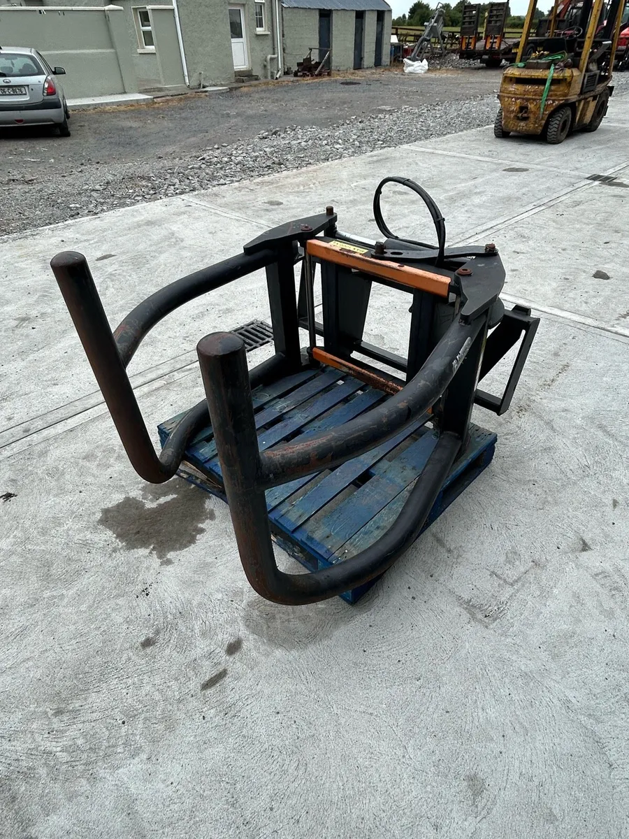 BALE HANDLER - Image 4