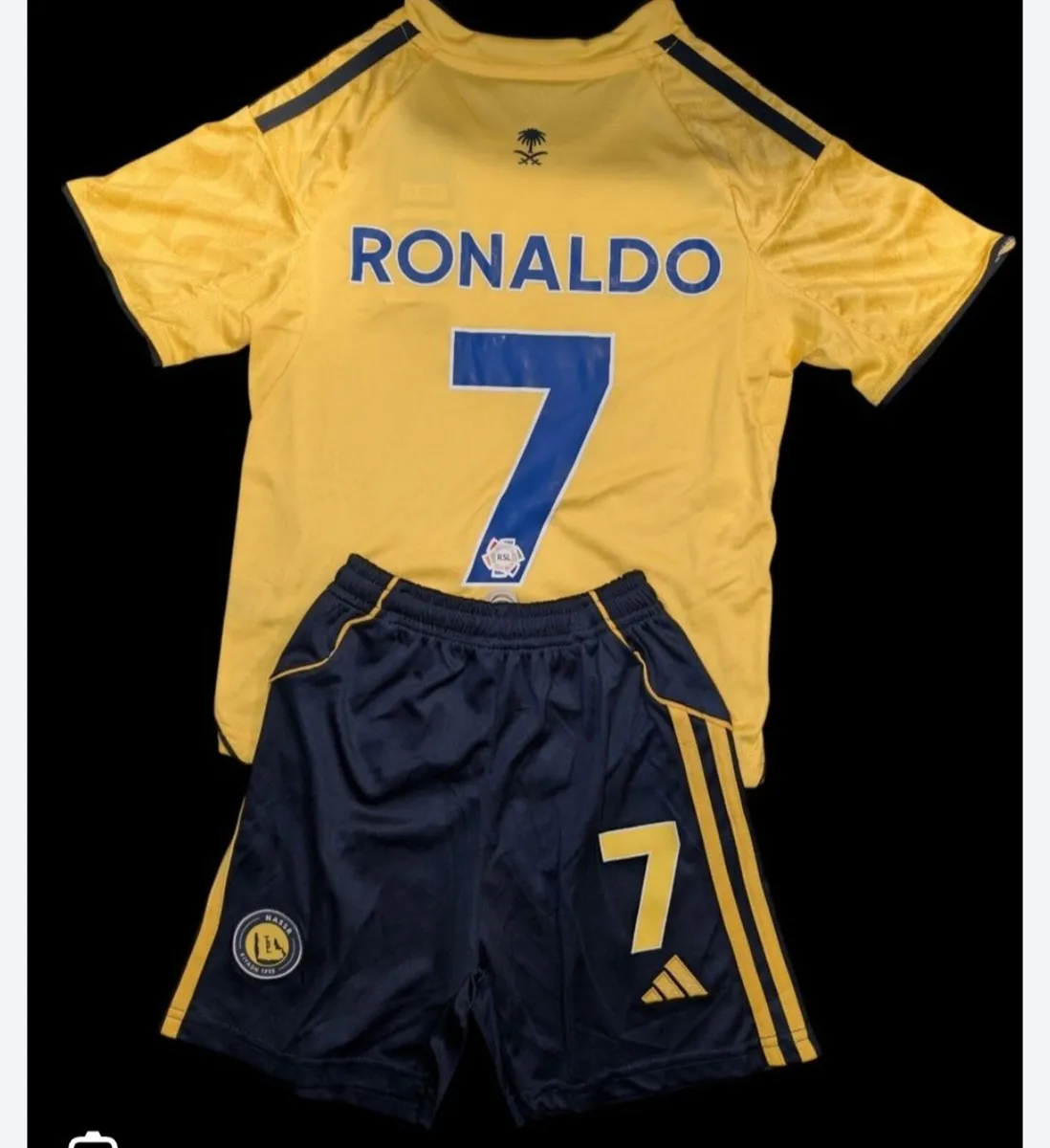 Kids complete football kits - Image 4
