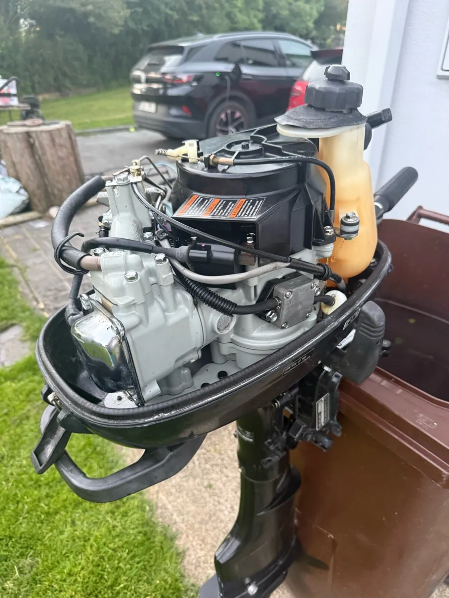6hp Suzuki four stroke outboard - Image 4