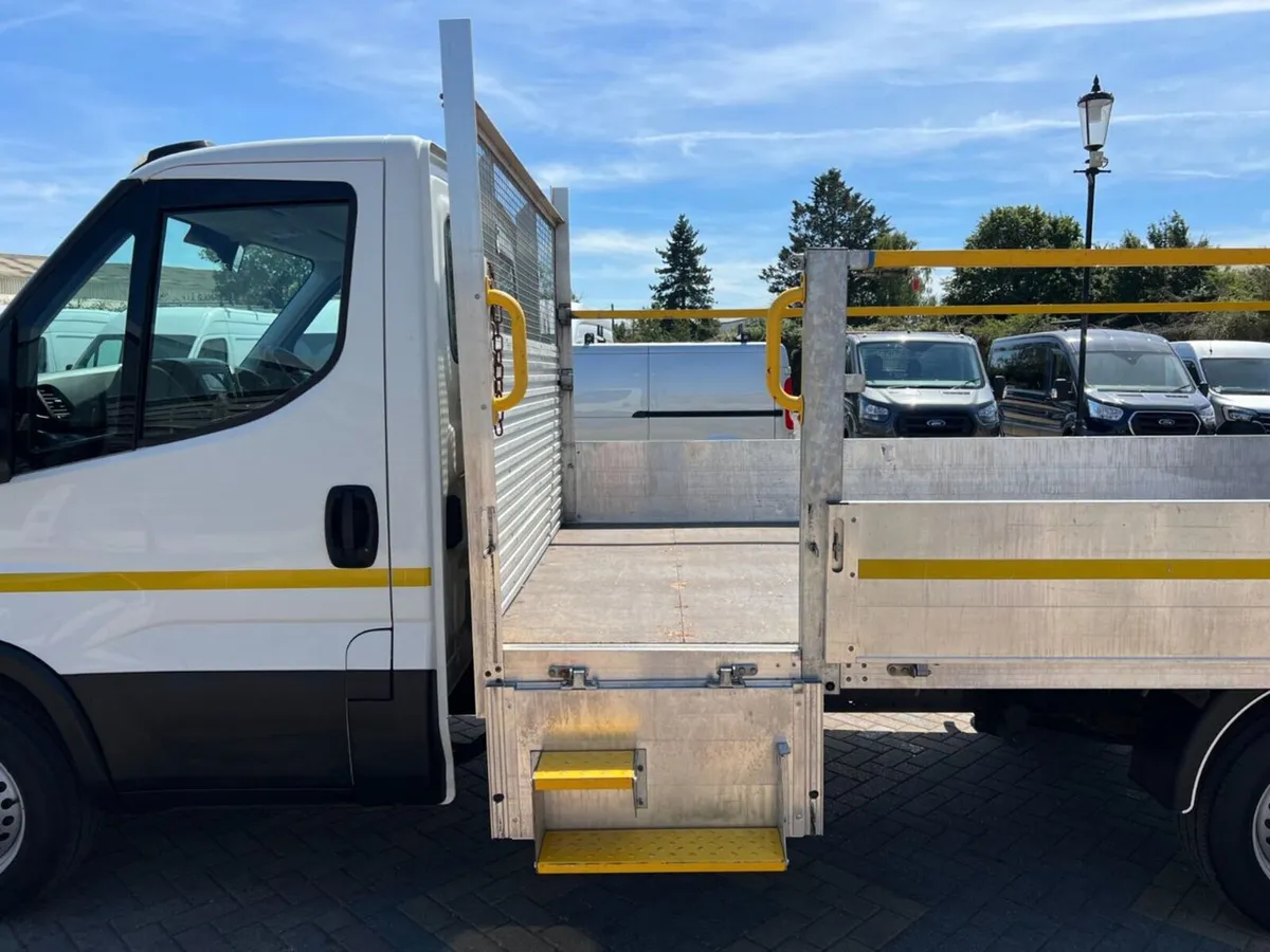 VB - 2023 Iveco Daily Dropside Van - Image 4