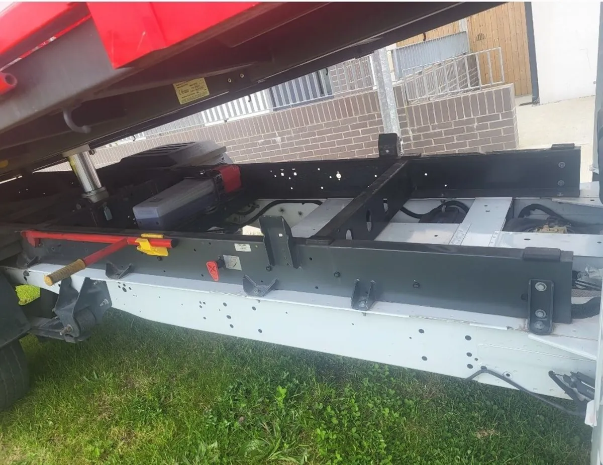 Ford Transit tipper 2022 57kms - Image 3