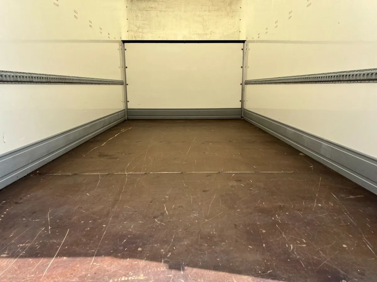 VB - 2023 Mercedes-Benz Sprinter Luton Box Van - Image 2