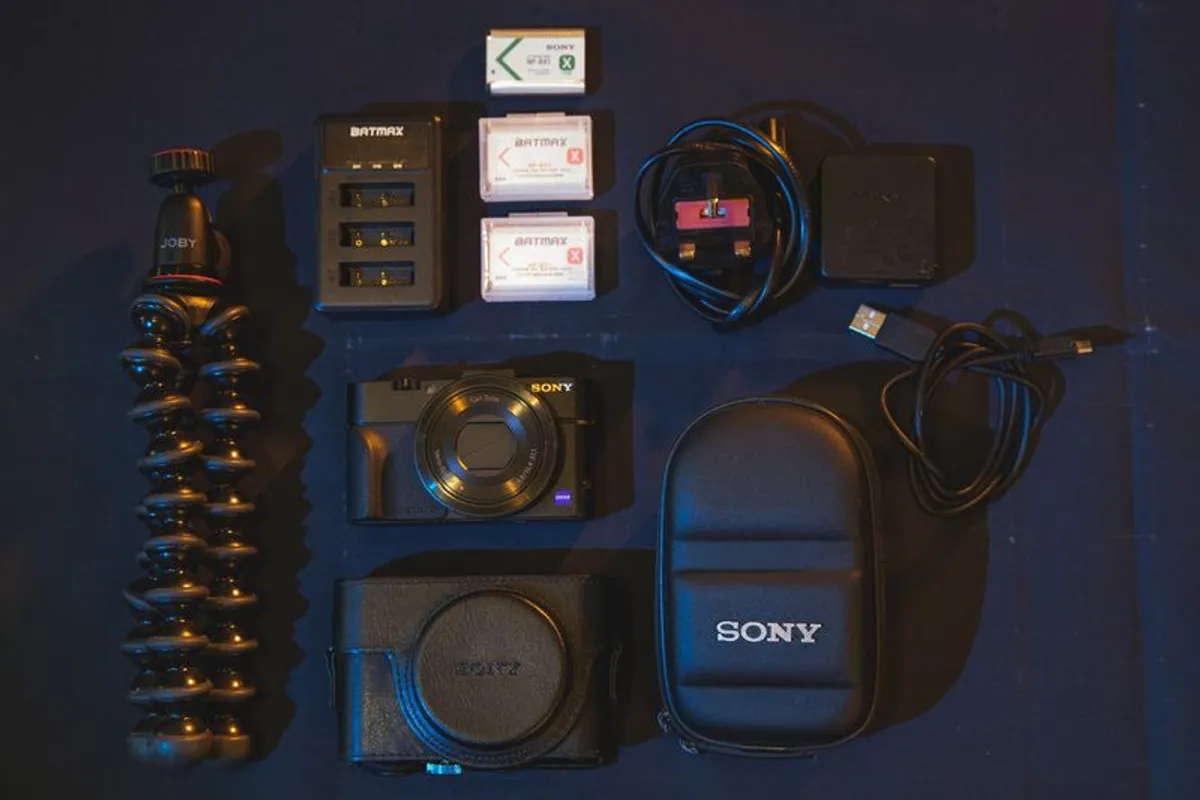 Sony RX100 II Compact Camera + Joby Gorillapod + 3 Batteries + Triple USB-C Charger - Image 1