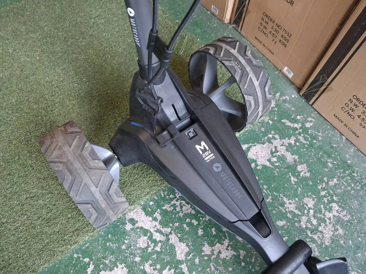GPS M5DHC include ULtra Battery - Image 3
