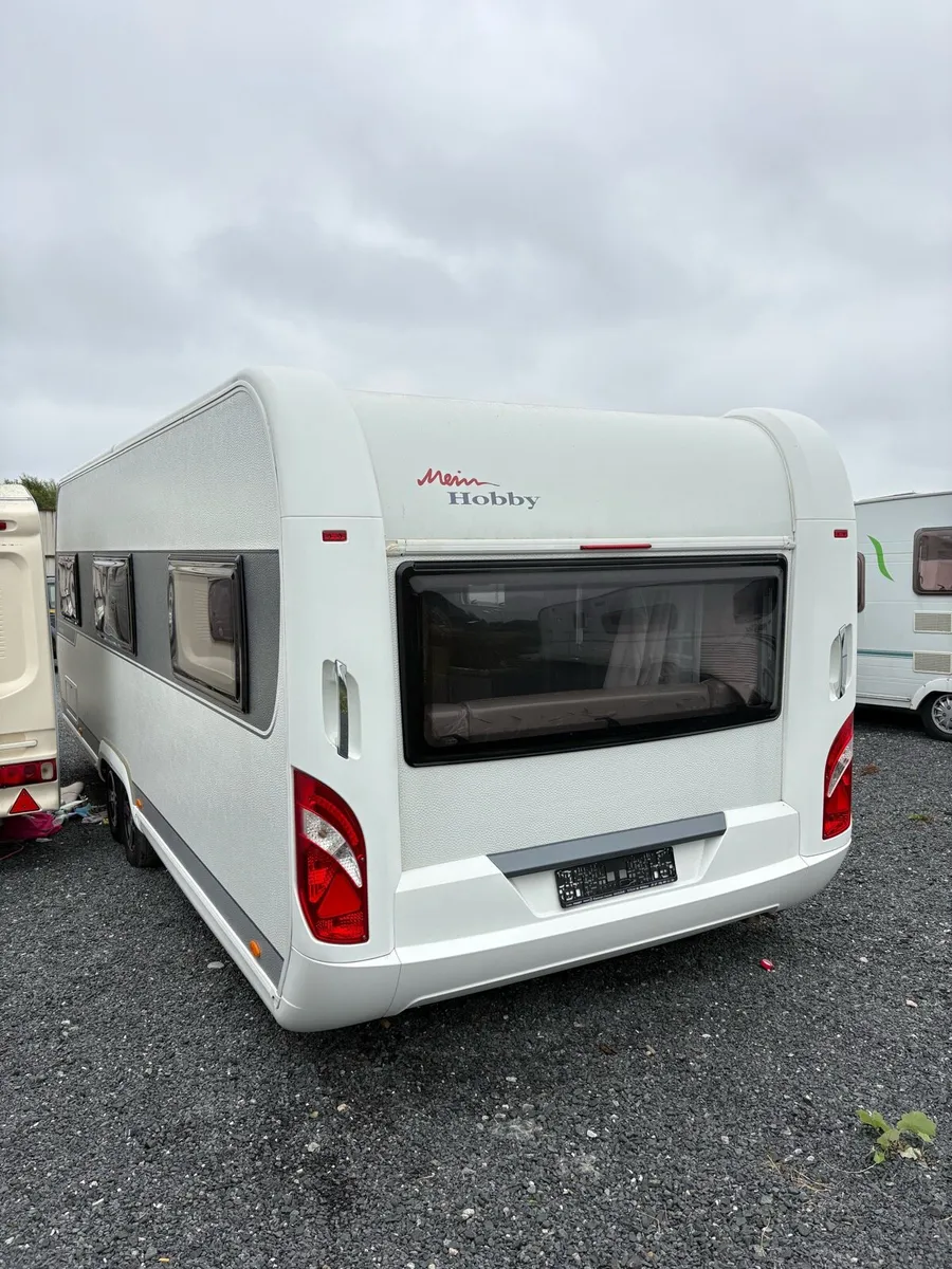 2017 Hobby Prestige 650 6 Berth Caravan - Image 3