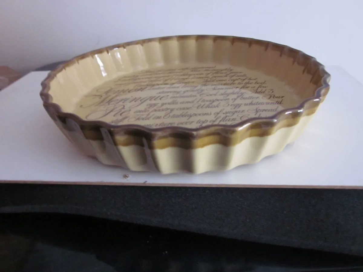 TG Green "Granville" Stoneware Glazed Flan  Dish - Image 3