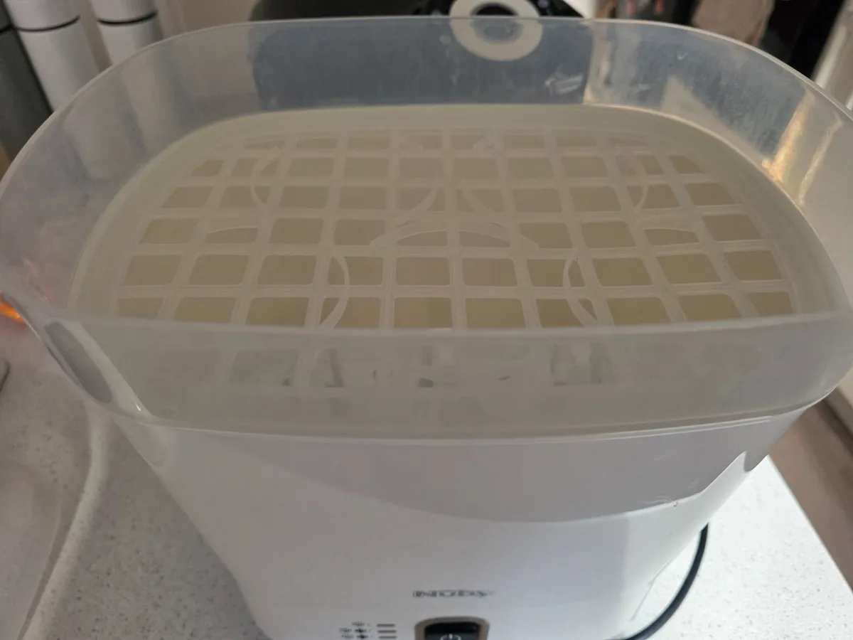 Nuby Bottle Sterilizer and Dryer Steam Cleaner - Image 3