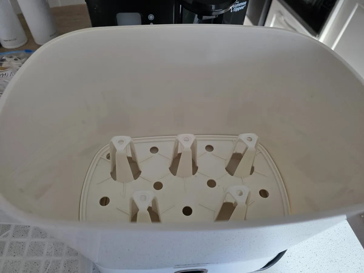 Nuby Bottle Sterilizer and Dryer Steam Cleaner - Image 4