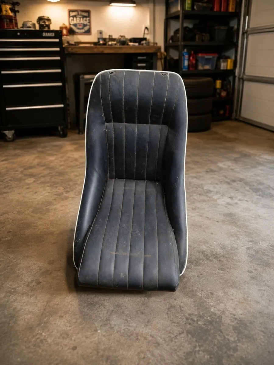 Monte Carlo Cobra Seat - Image 1