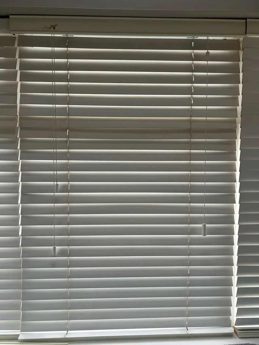 Cream wooden blinds - Image 1