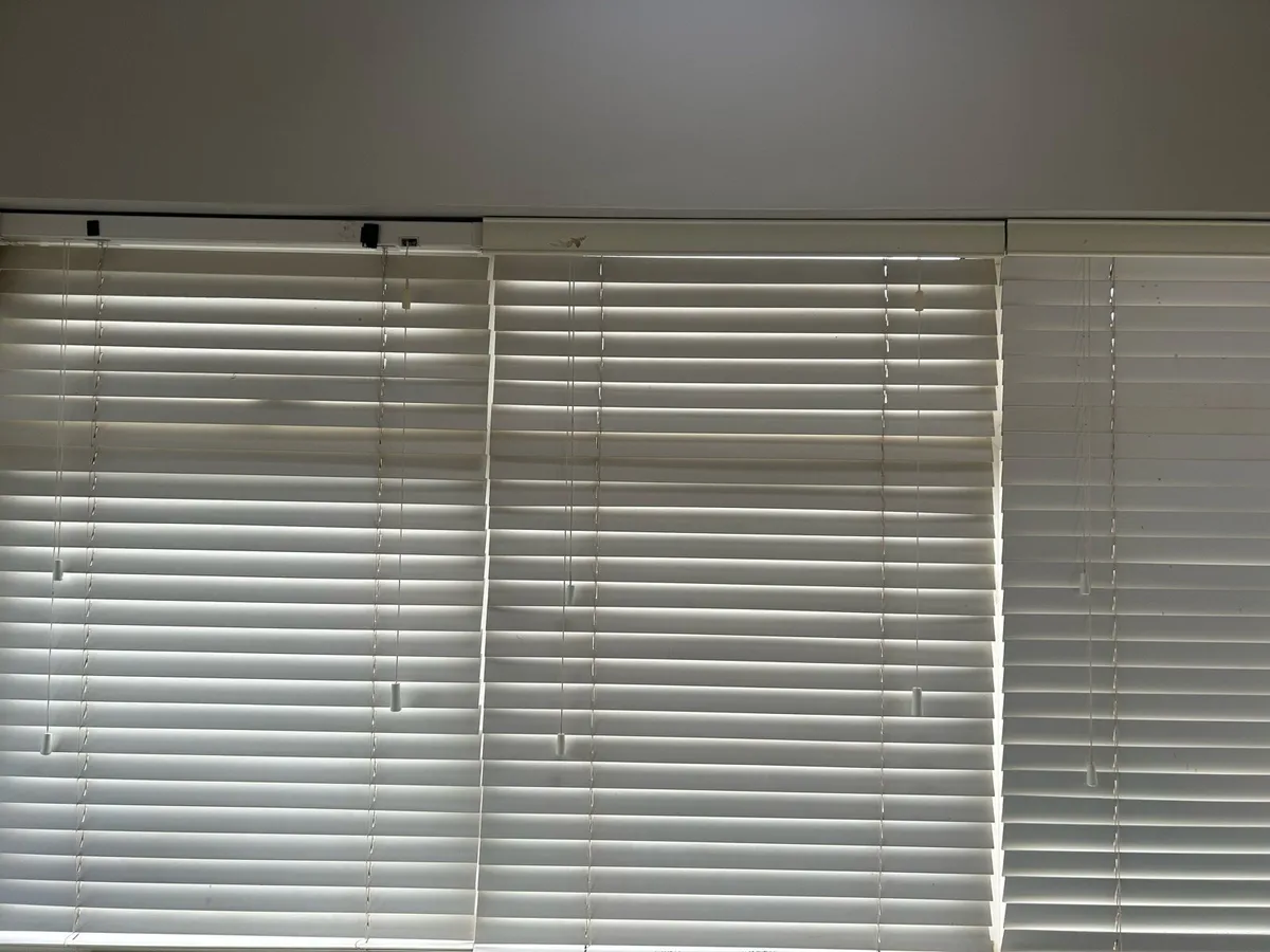 Cream wooden blinds - Image 2