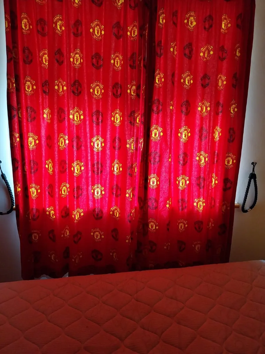 Curtains, Bin, Cushions, light - Image 3