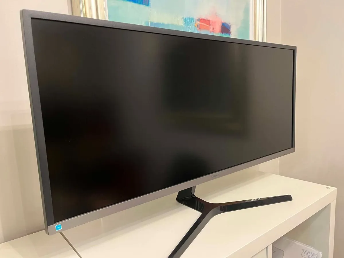 Samsung 34" UltraWide WQHD Monitor (LS34J552WQUXEN - Image 2