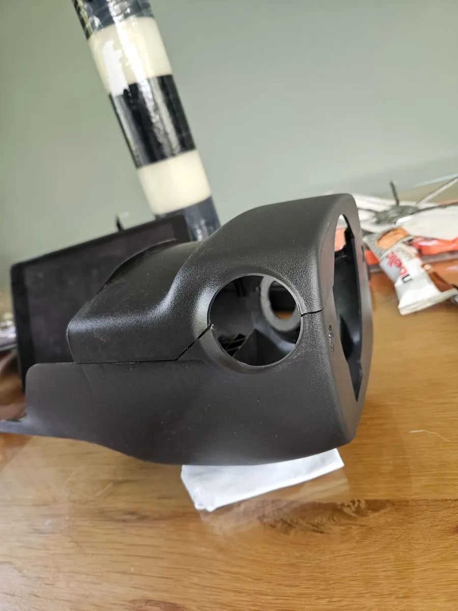 Toyota vitz  steering cowling - Image 3