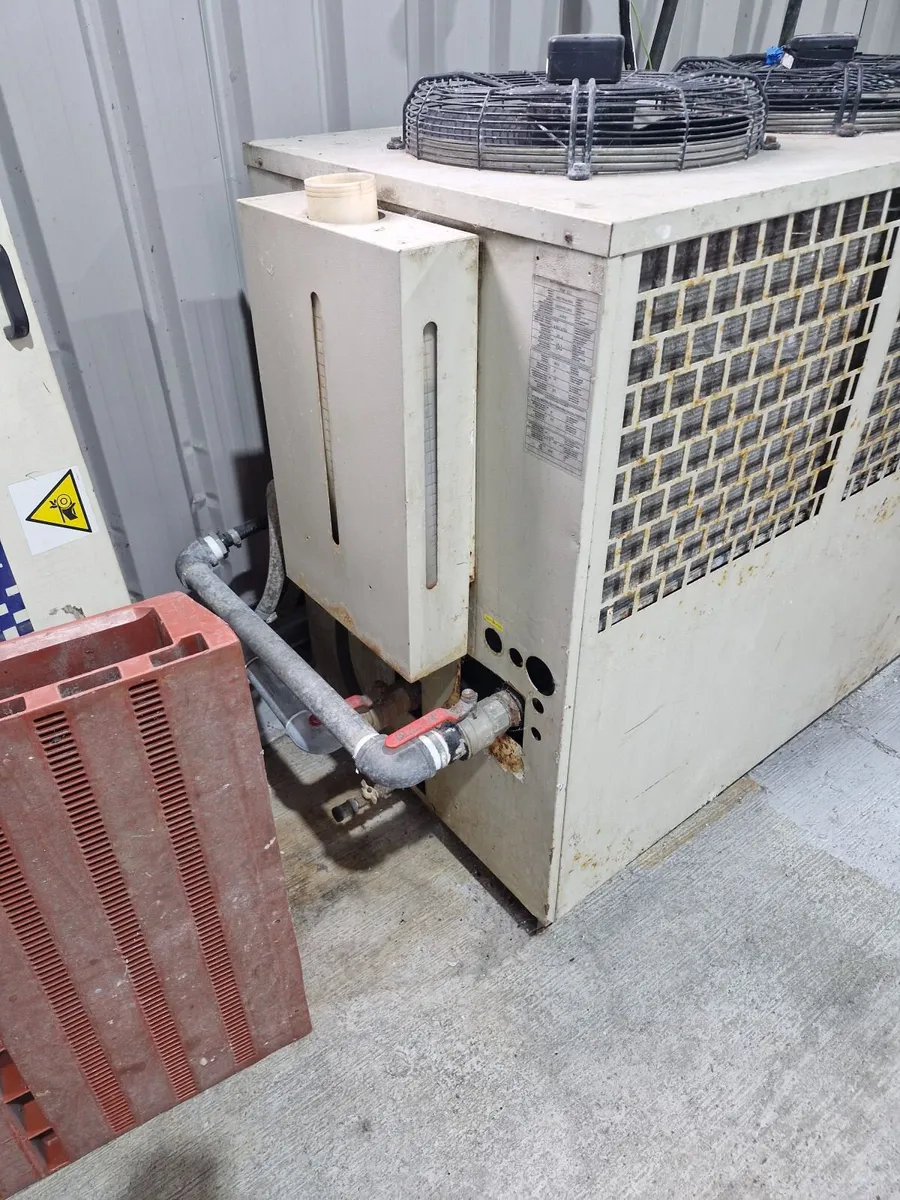 Industrial water chiller - Image 1