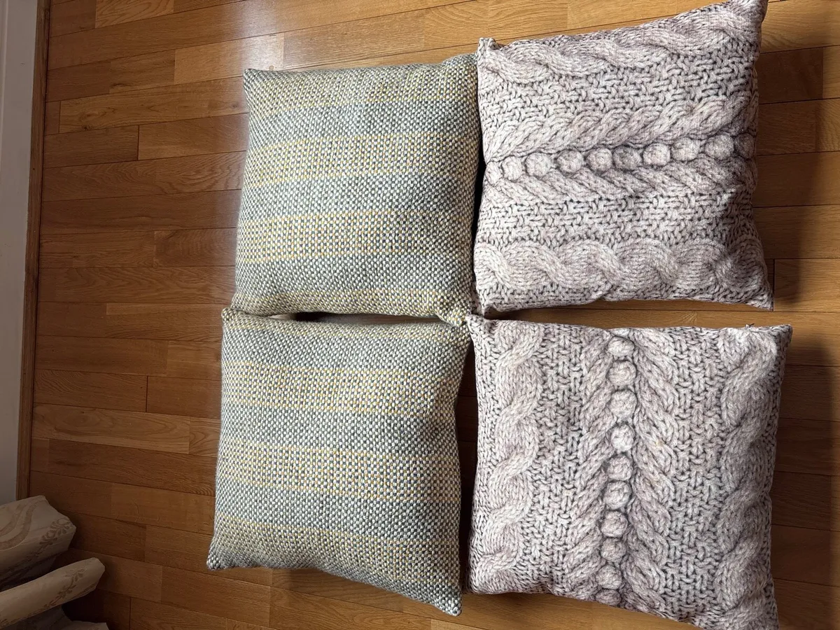 4 Living Room Cushions - Image 1