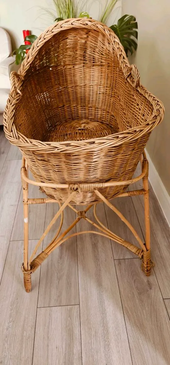 Standing Baby Moses Basket - Image 3