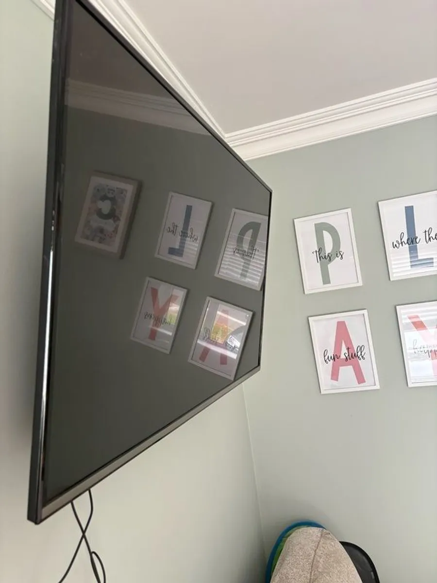 Panasonic 50 inch tv - Netflix - Image 2