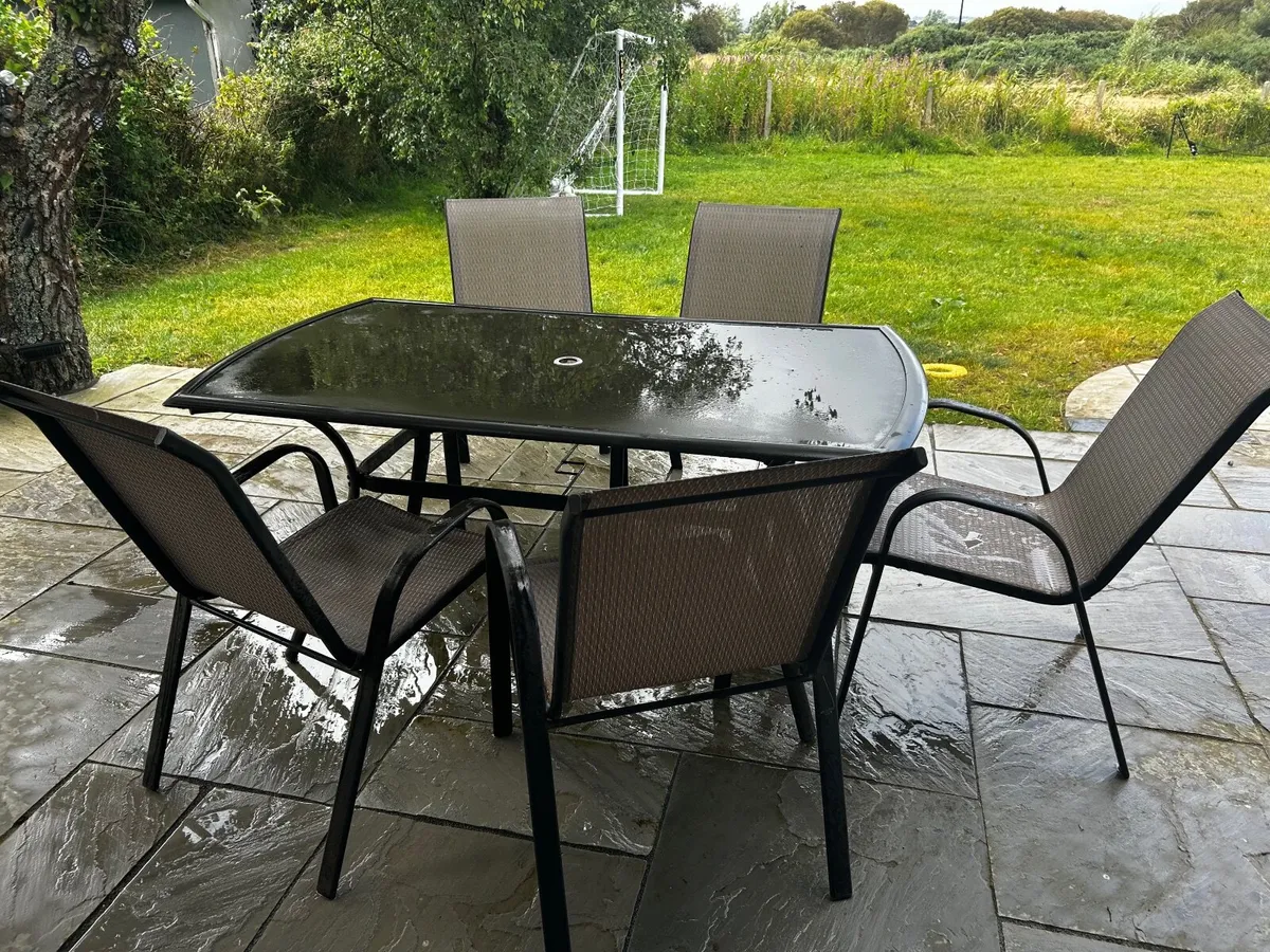 Garden furniture  free to collect - Image 2