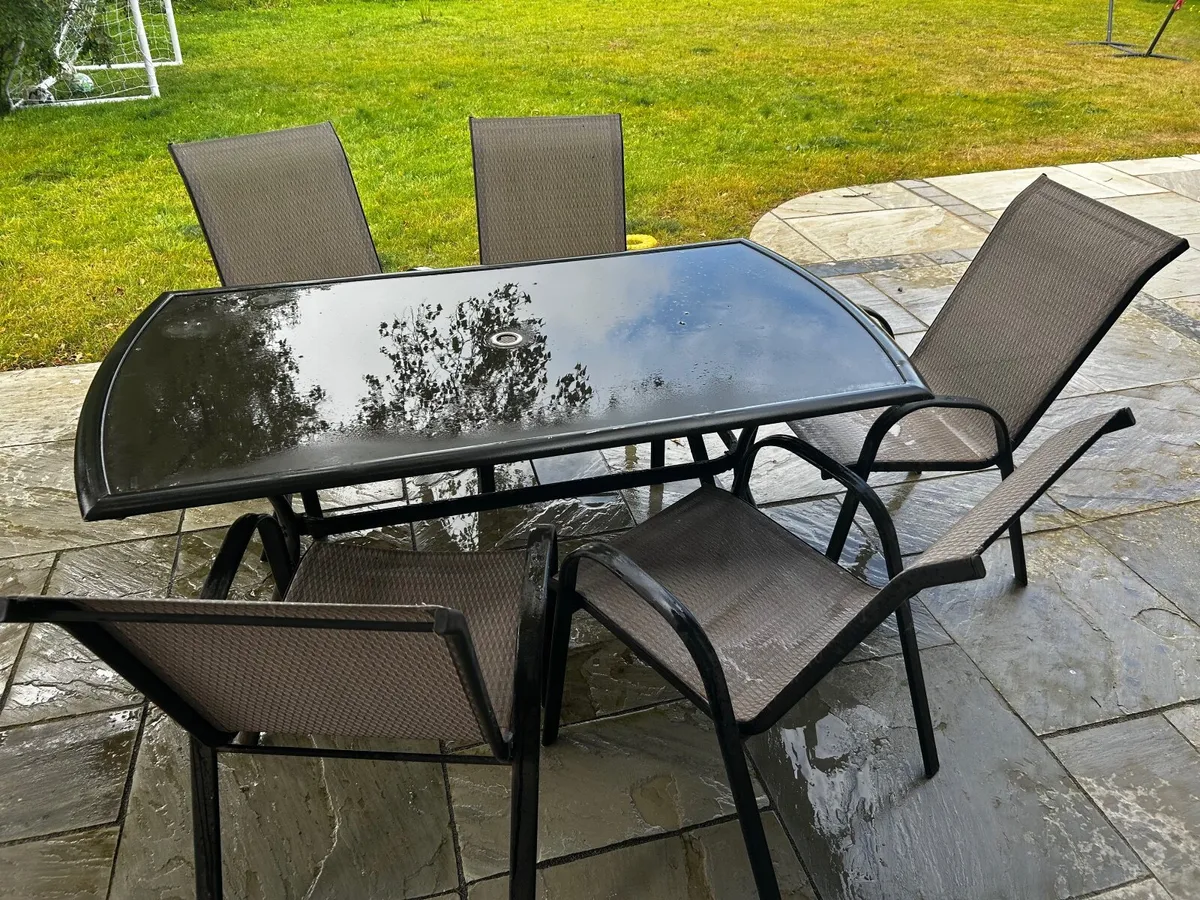 Garden furniture  free to collect - Image 3