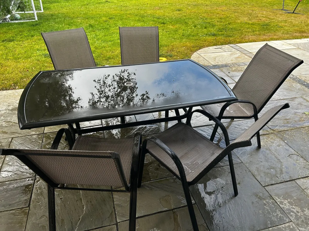 Garden furniture  free to collect - Image 4
