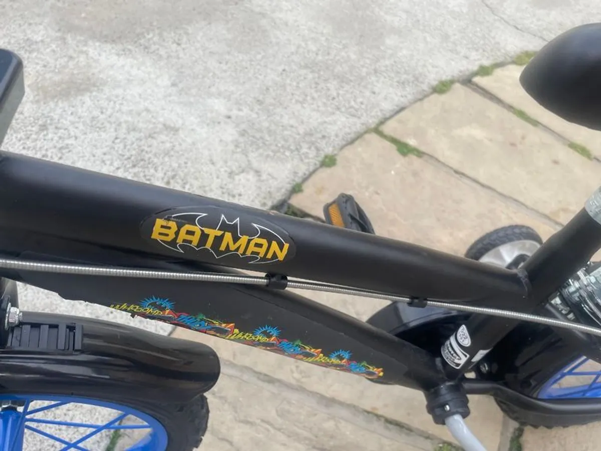 Boys batman bike - Image 4