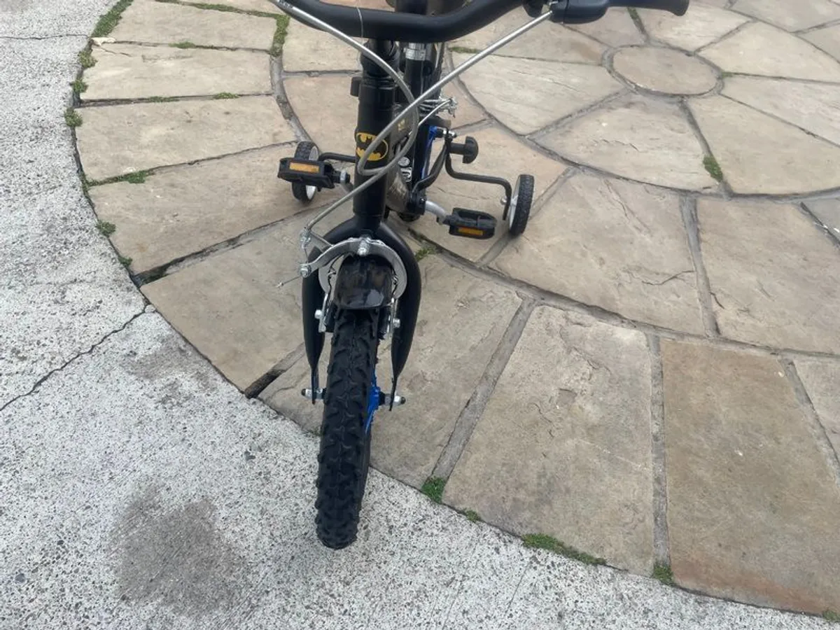 Boys batman bike - Image 2