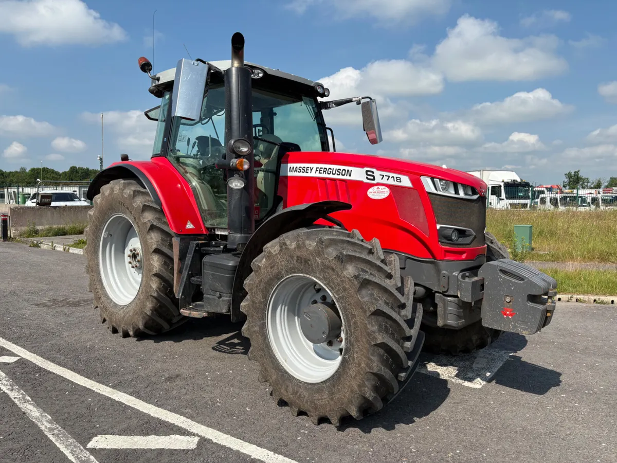 Massey Ferguson 7718 S - Image 1