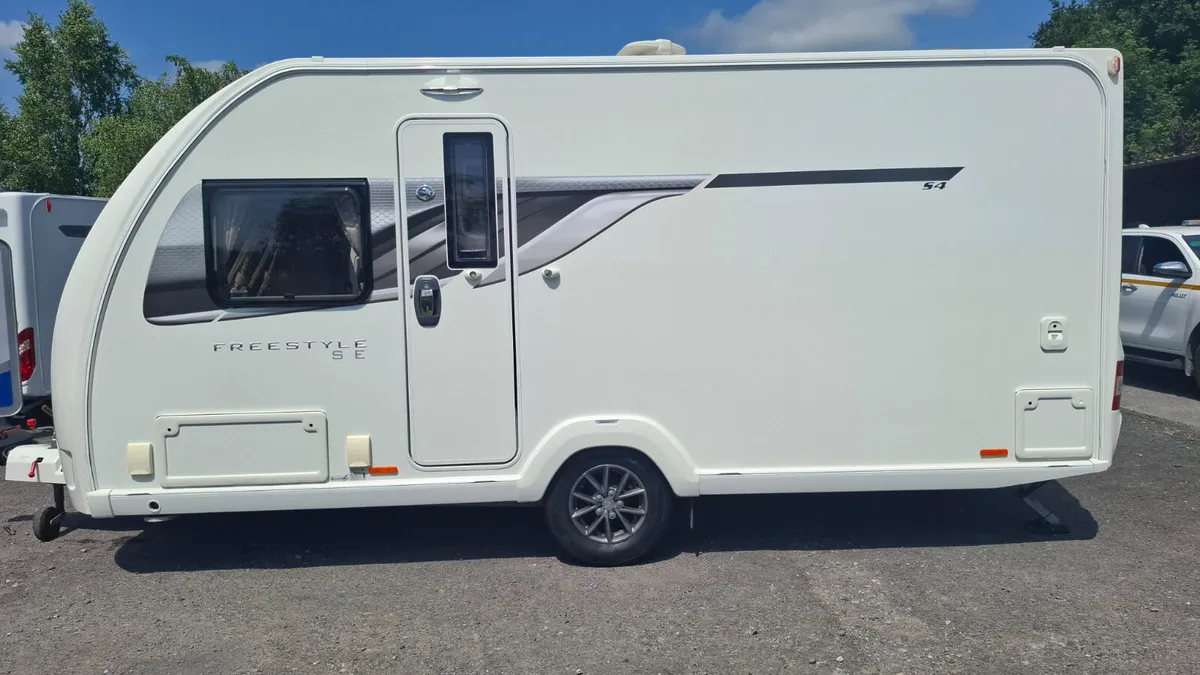 Swift Freestyle SE caravan - Image 3